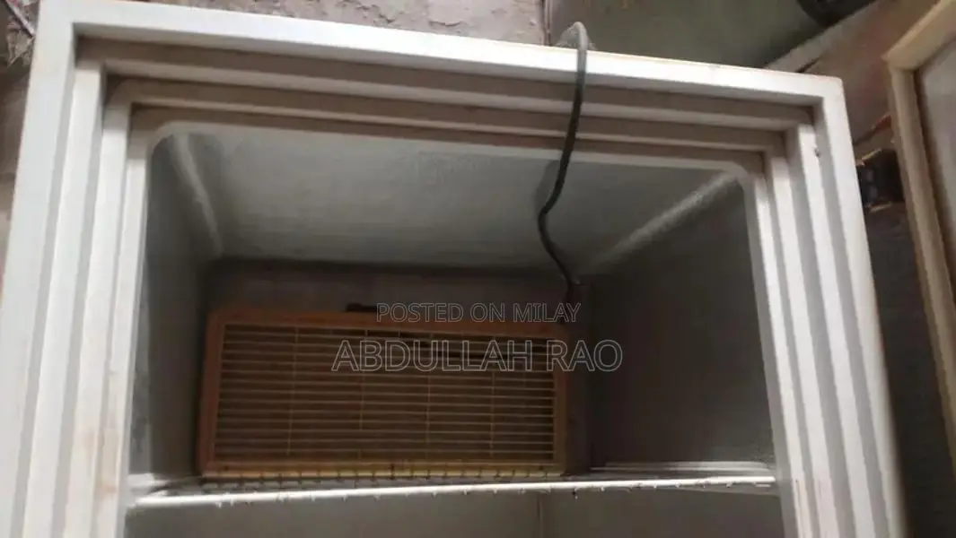 Compact Humidifier with Aroma Diffusion and Advanced Features