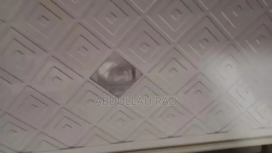 Compact Humidifier with Aroma Diffusion and Advanced Features