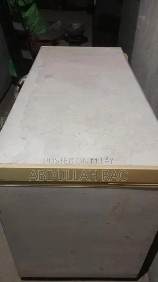 Compact Humidifier with Aroma Diffusion and Advanced Features