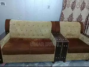 Photo - 3-2-1 Sitter Seating Furniture Piece in Good Condition