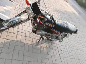 Honda CG 125 Motorcycle - Classic Two-Wheeler