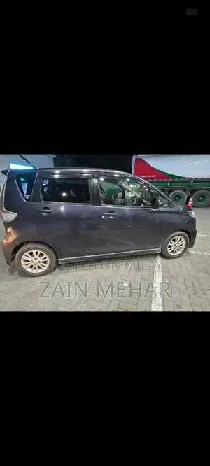 Photo - Nissan DayZ Highway Star Compact Urban Crossover