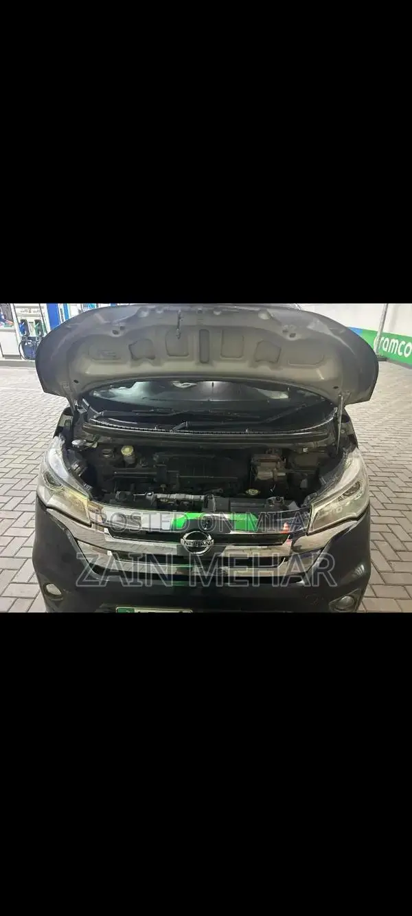 Nissan DayZ Highway Star Compact Urban Crossover