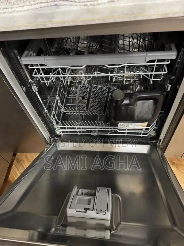 LG Inverter Quad Dishwasher with Advanced Washing Technology