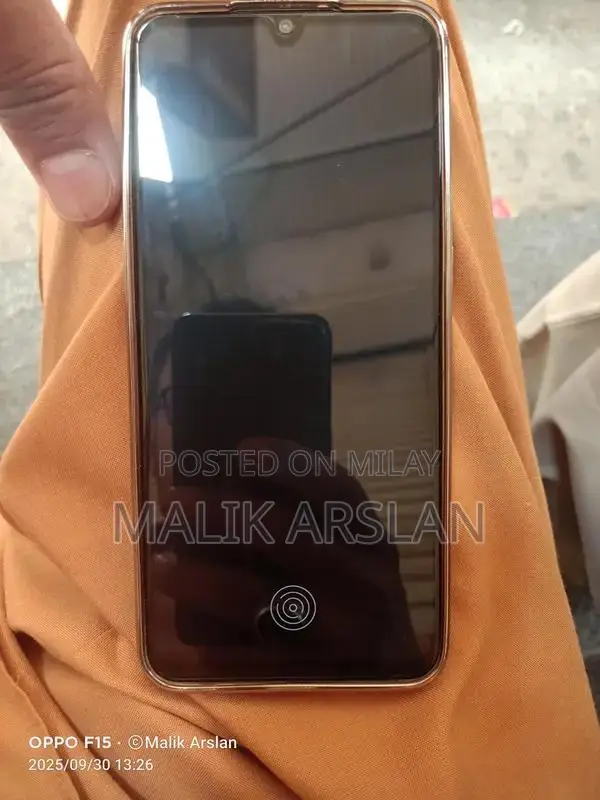 Oppo F17 Mid-Range Smartphone Dual SIM 8GB RAM 128GB Storage