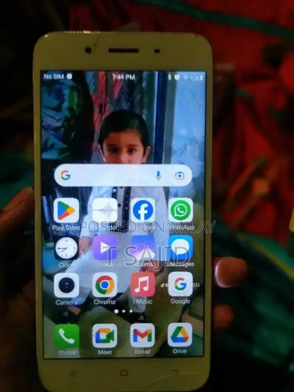 Vivo Smartphone 4GB RAM 64GB Storage Compact Device