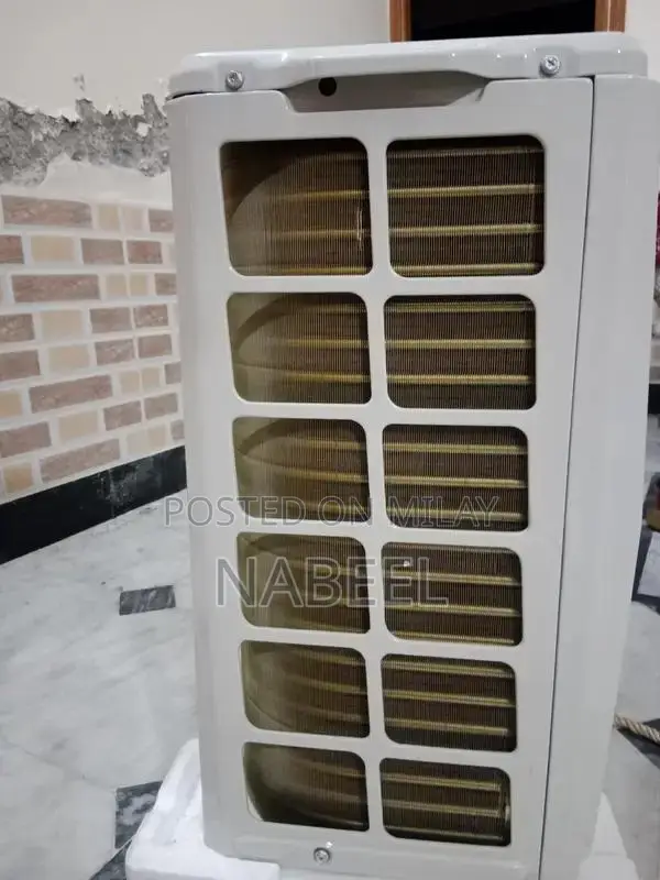 Midea 1 Ton Inverter Split Air Conditioner - Excellent Condition