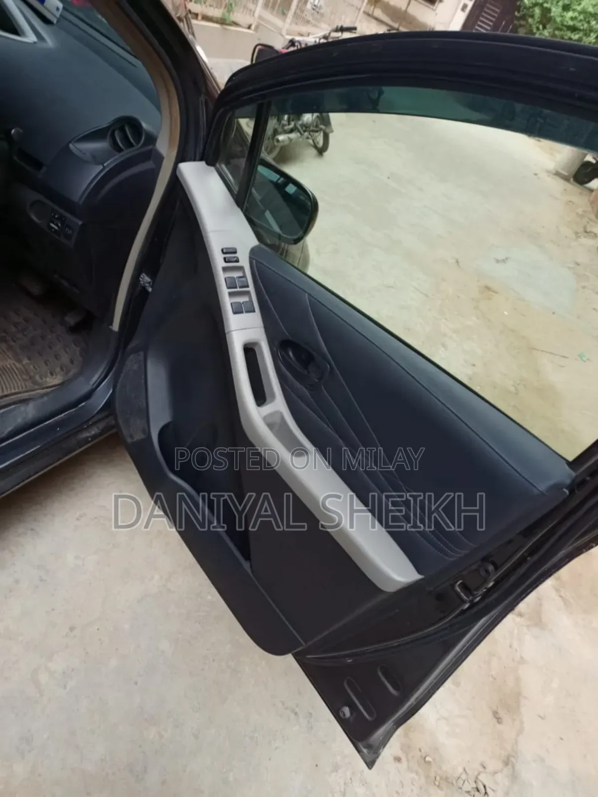 Toyota Vitz 2008 Black