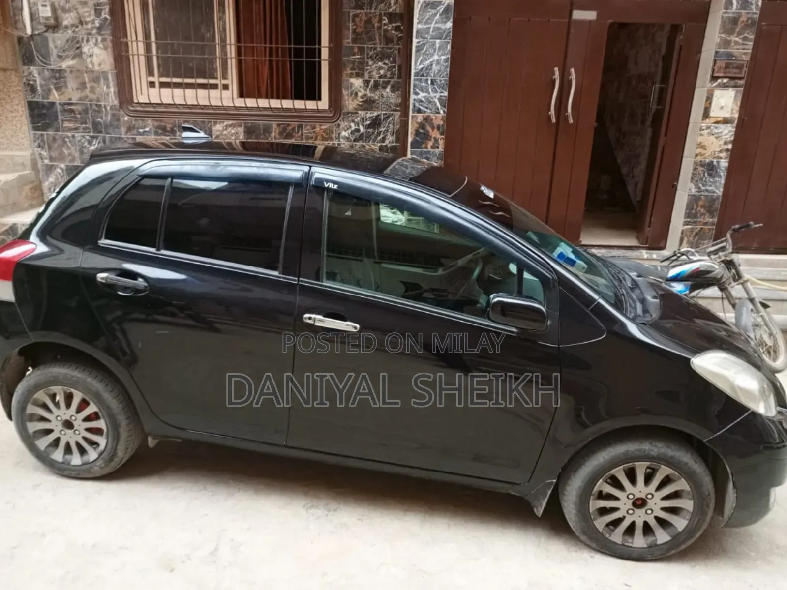 Toyota Vitz 2008 Black