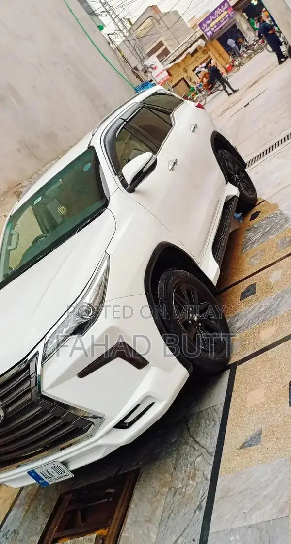 Toyota Fortuner 2018 Four-Wheel Drive SUV