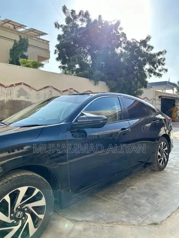 2018 Honda Civic 1.8 CVT Black Sedan