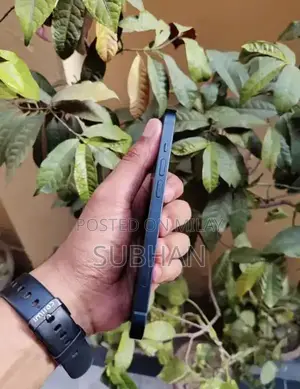 Apple Smartphone 128GB Storage Excellent Condition