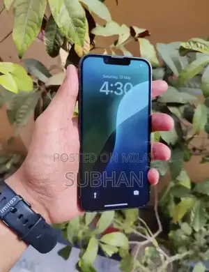 Apple Smartphone 128GB Storage Excellent Condition