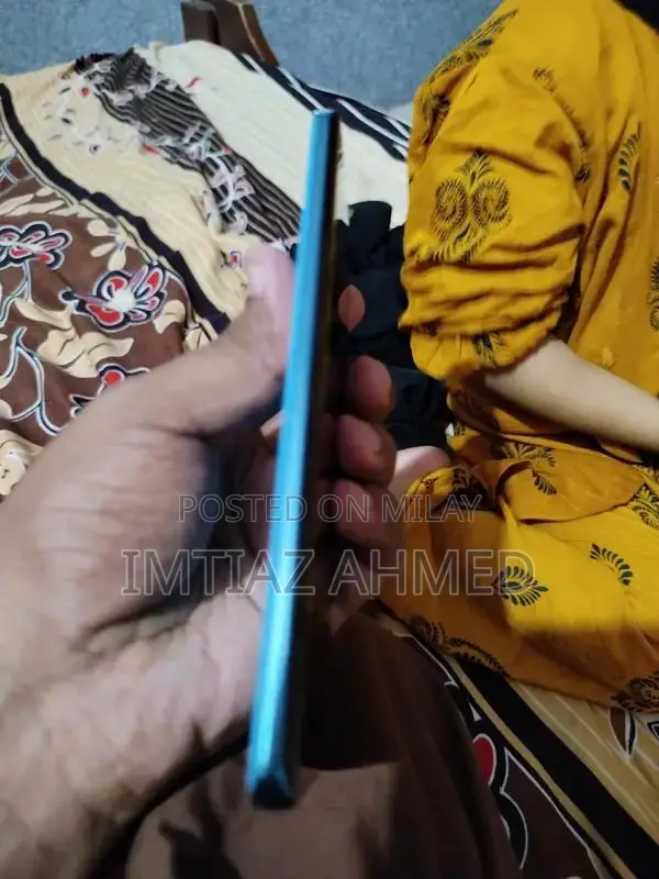 Motorola Edge 40 5G Smartphone - 12GB RAM, 256GB Storage