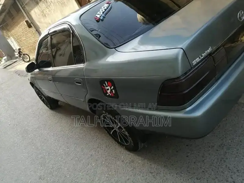 Toyota Corolla XE Imported Sedan with Custom Features