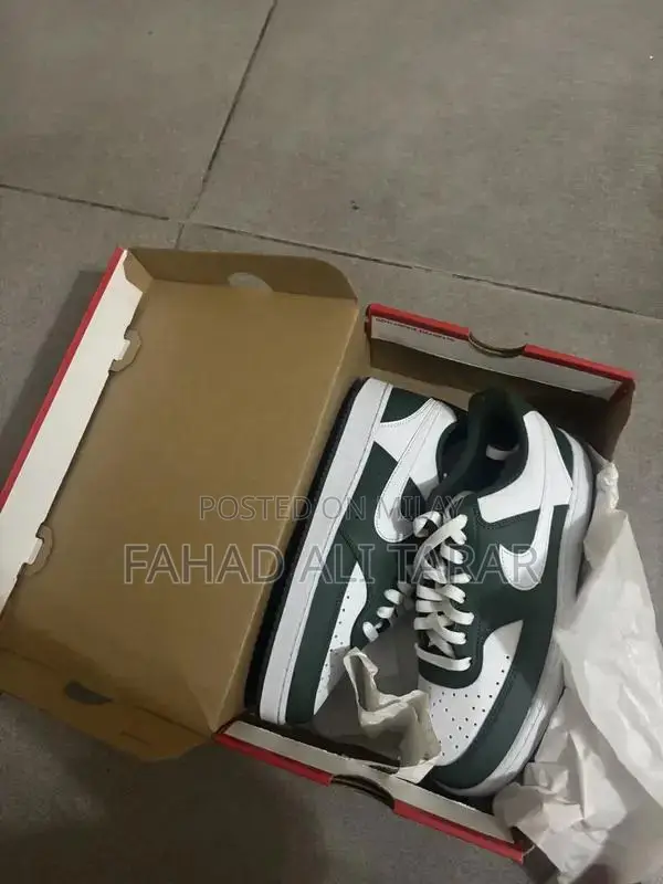 Nike Air Force 1 Sneakers - Classic Urban Streetwear Shoes