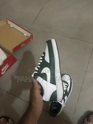 Nike Air Force 1 Sneakers - Classic Urban Streetwear Shoes