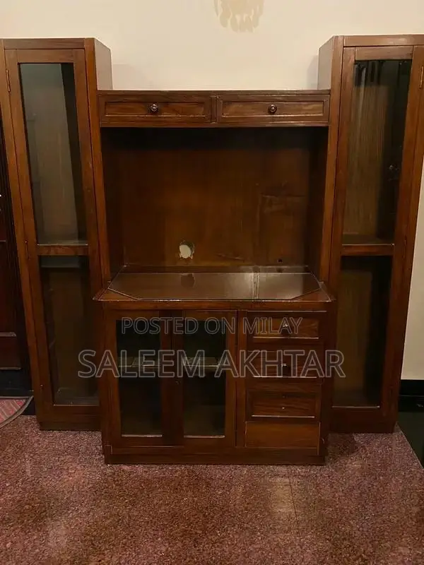 Sheesham Wood TV Cabinet in Excellent Condition