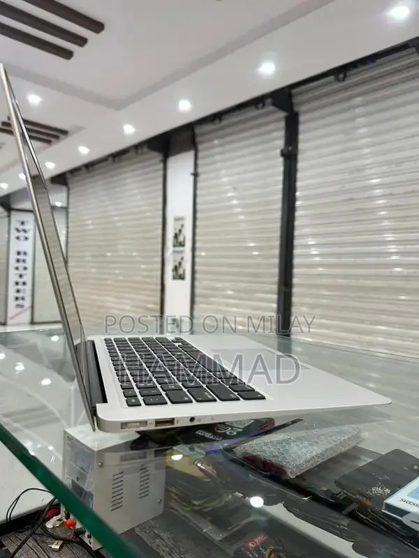 Mid 2012 MacBook Pro 13-inch Intel Core i5 Laptop