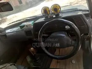 Photo - 1989 Nissan Sunny Sedan - Used Condition