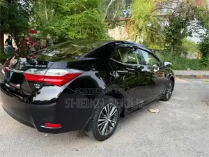 Toyota Corolla Grande 1.8 Sedan Compact Car