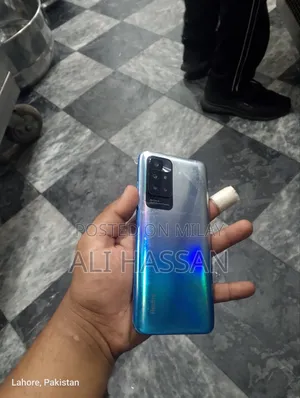 Photo - Xiaomi Mi 10 128 GB Red