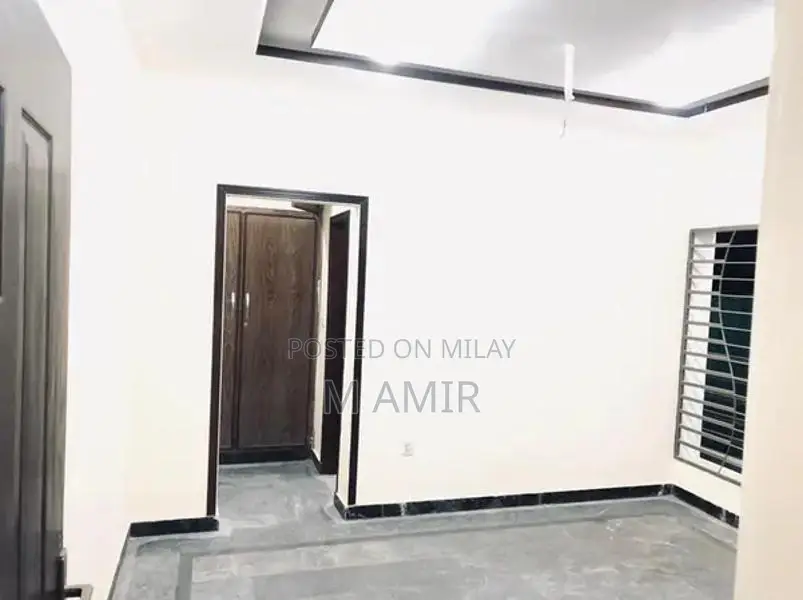 Independent Room for Monthly Rent in Westwood Colony