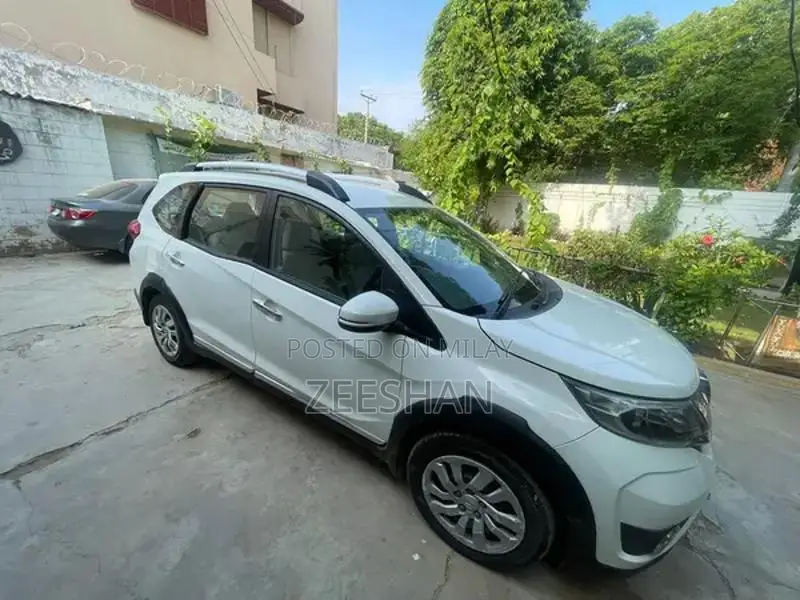 Honda BRV 7-Seater SUV - Family-Friendly Crossover