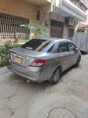 Photo - Honda City Sedan 2004 - Low Mileage Well-Maintained Vehicle