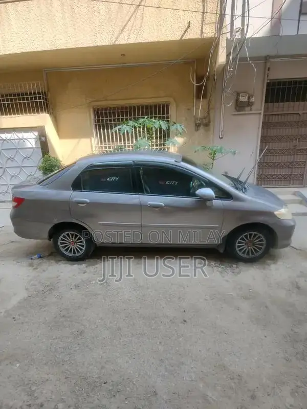 Honda City Sedan 2004 - Low Mileage Well-Maintained Vehicle