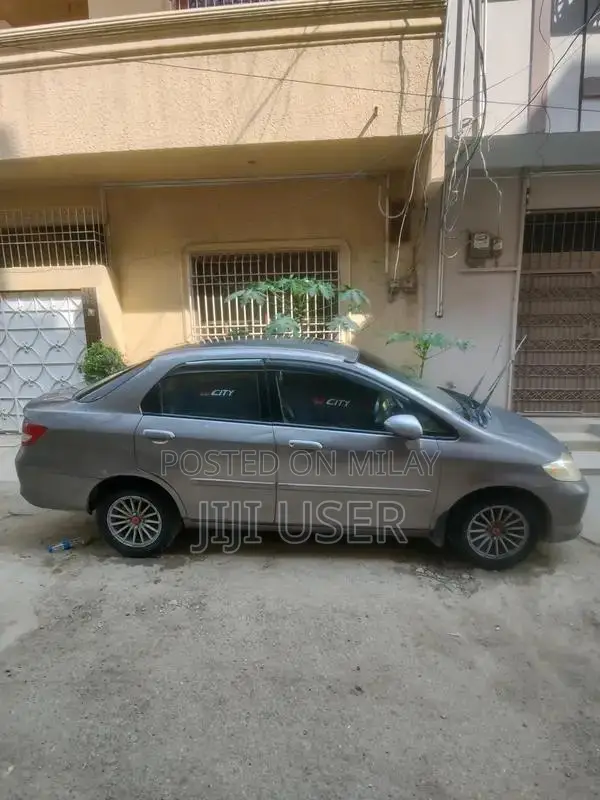 Honda City Sedan 2004 - Low Mileage Well-Maintained Vehicle