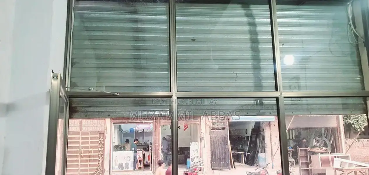 Aluminum-Framed Glass Panel 8mm Thickness