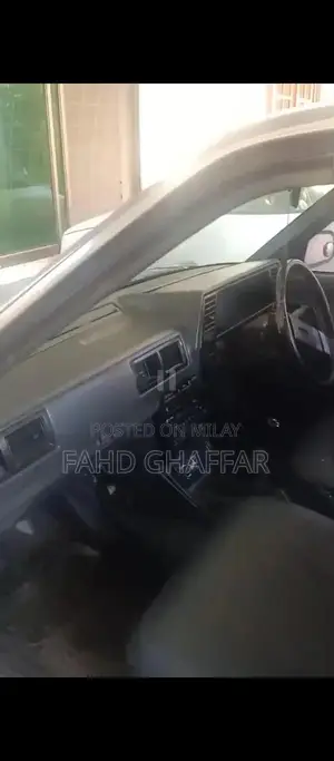 Nissan Sunny CD-17 Diesel Sedan with Reliable Performance