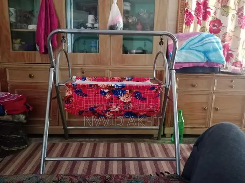 Aluminum Baby Swing with Sturdy Structure for Infants