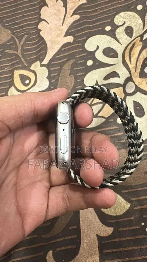 Apple Watch Series 9 Smartwatch - Gently Used, High Battery Life