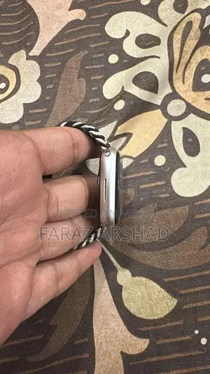 Apple Watch Series 9 Smartwatch - Gently Used, High Battery Life