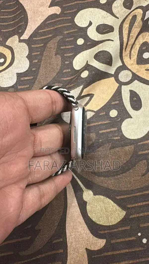 Apple Watch Series 9 Smartwatch - Gently Used, High Battery Life