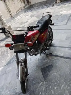 Honda 125 Motorcycle Single Cylinder Bike