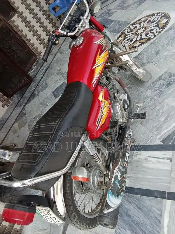 Honda 125 Motorcycle Single Cylinder Bike