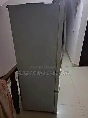 LG Imported Refrigerator - Excellent Condition, Efficient Cooling