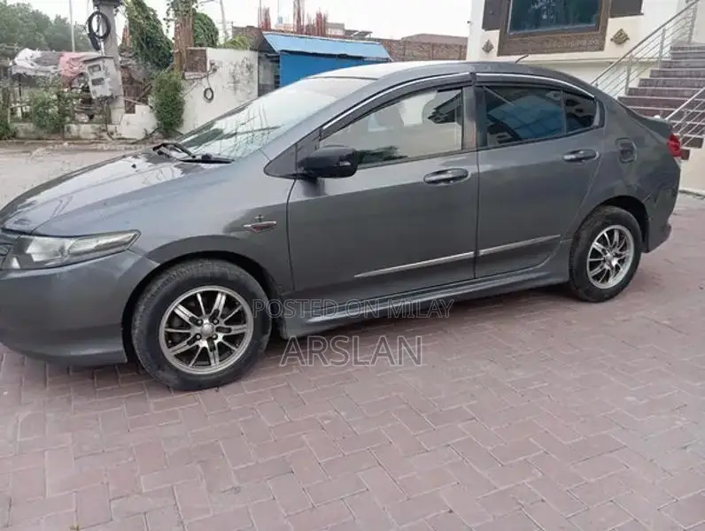 Honda City Sedan 2010 - Well-Maintained Compact Car