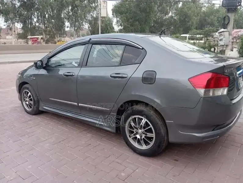 Honda City Sedan 2010 - Well-Maintained Compact Car