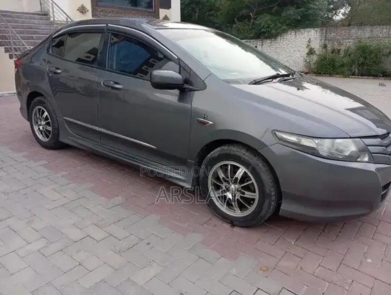 Honda City Sedan 2010 - Well-Maintained Compact Car