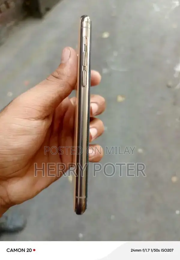 Apple iPhone 11 Pro 64GB Smartphone Excellent Condition