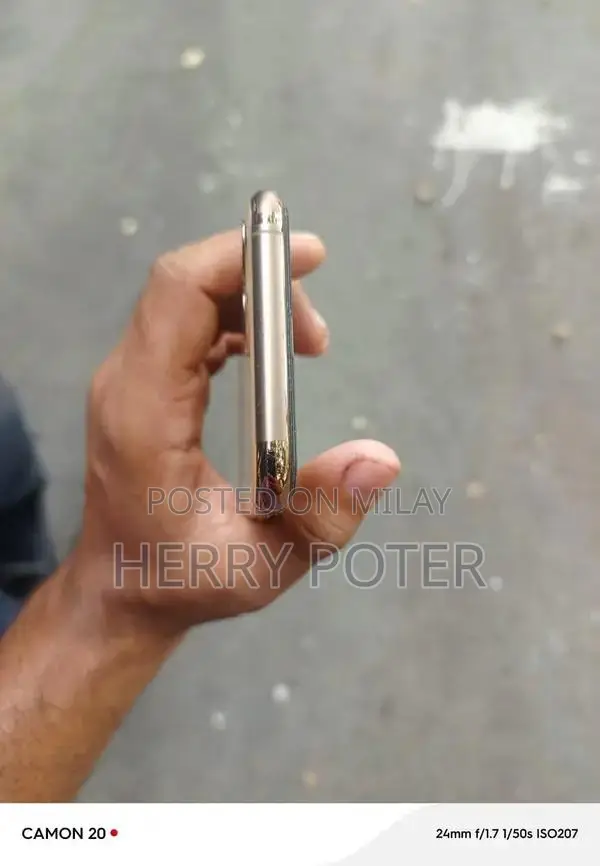 Apple iPhone 11 Pro 64GB Smartphone Excellent Condition