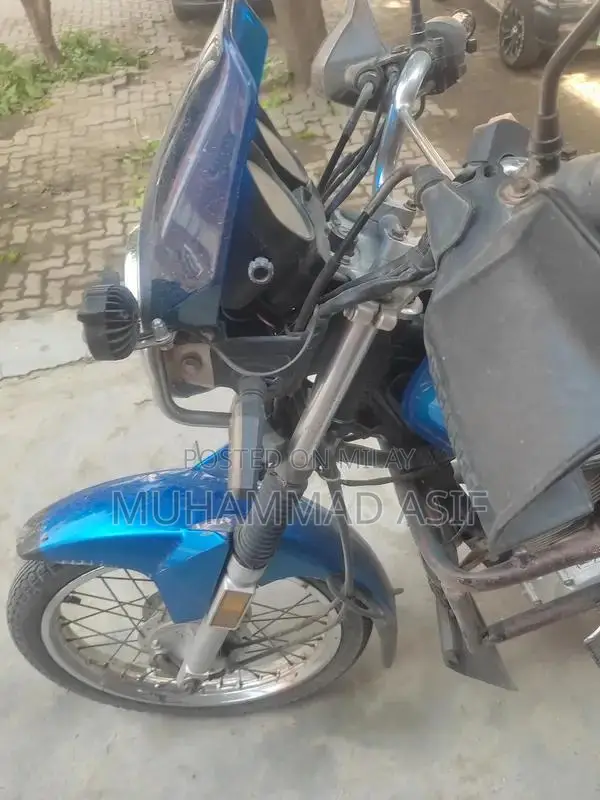 Yamaha YBZ 19 Motorcycle - First Owner, Genuine Condition