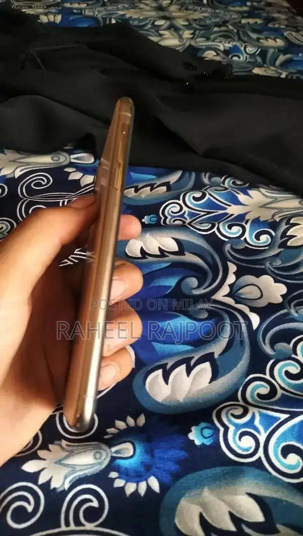 Apple iPhone XS Max Waterproof Smartphone 512GB Storage