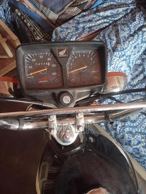 Motorcycle in Good Condition - Reliable Two-Wheeler