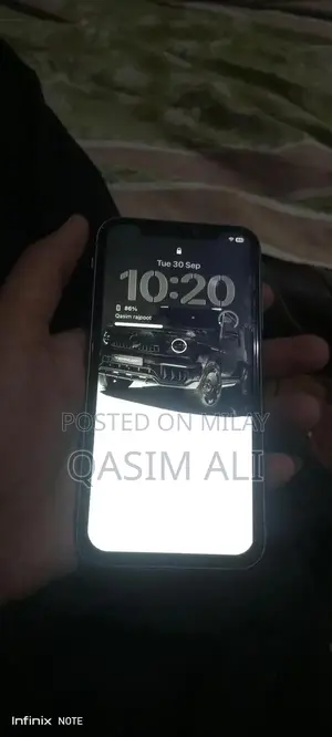 Apple iPhone 11 64GB Smartphone with Face ID