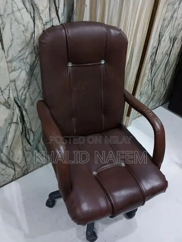 Leather Executive Office Chair in Excellent Condition